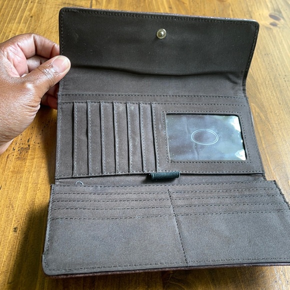 Liz Claiborne wallet - Picture 3 of 6